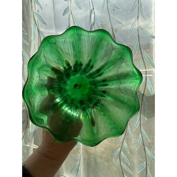 Antique Victorian Green Art Glass Fluted Flower Vase - Picture 13 of 15